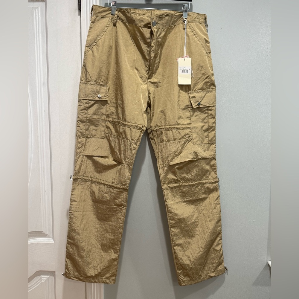 Men’s MNML Utility Tech Nylon Cargo Pants – Beige/Tan
